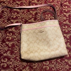 Coach crossbody used 3 times still looks new